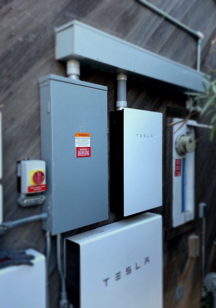 Tesla Powerwall 2 with Gateway, whole home backup