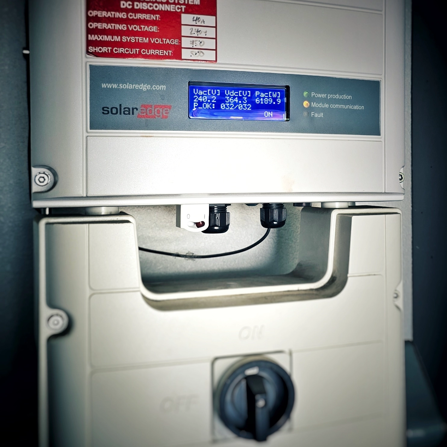 SolarEdge inverter LED status screen for solar diagnostics
